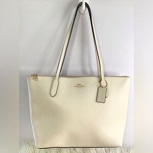 Coach Zip top Tote bag large EUC